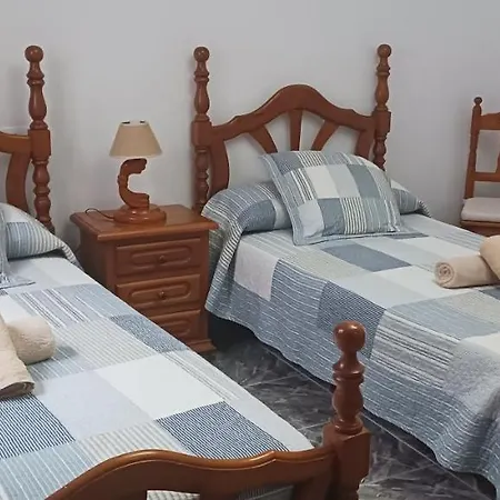 Casa Los Abuelos بيت للعطل